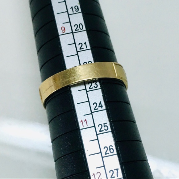 10K Gold Two Tone Modern Men's Wedding Band - Picture 5 of 5